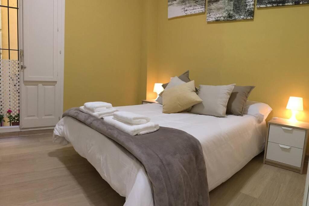 Cozy And Well Located Apartment In The Center Of Севиля Екстериор снимка