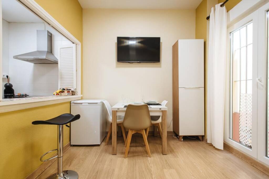 Cozy And Well Located Apartment In The Center Of Севиля Екстериор снимка