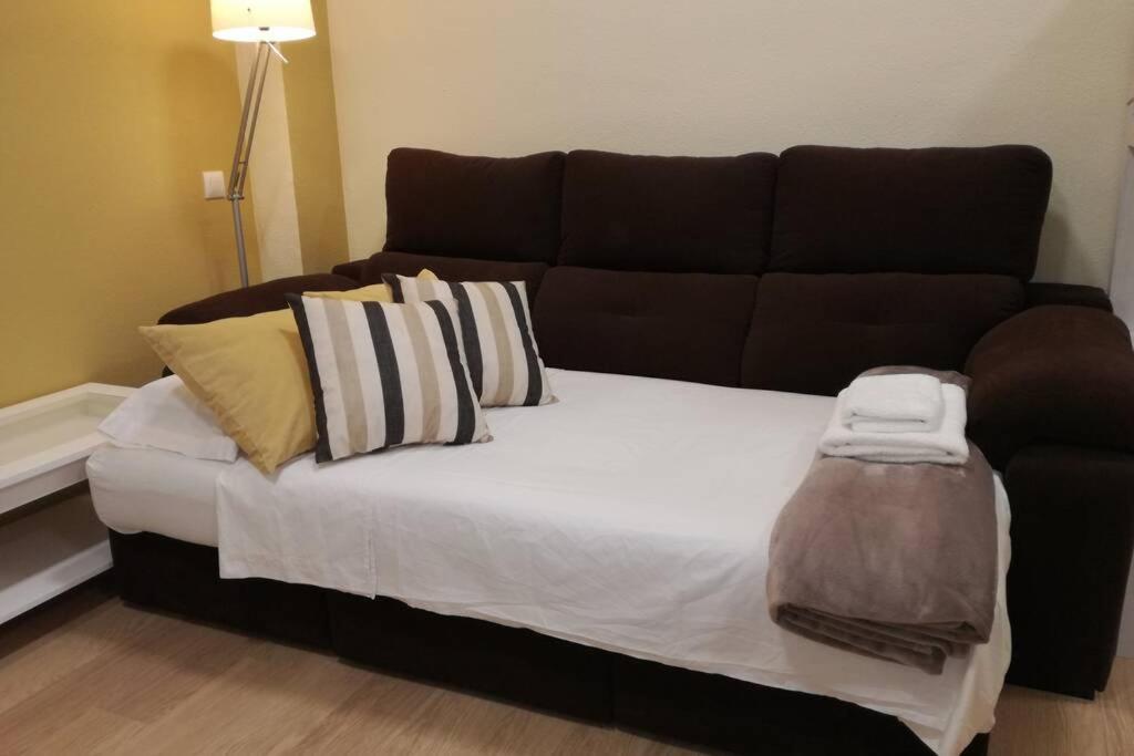 Cozy And Well Located Apartment In The Center Of Севиля Екстериор снимка